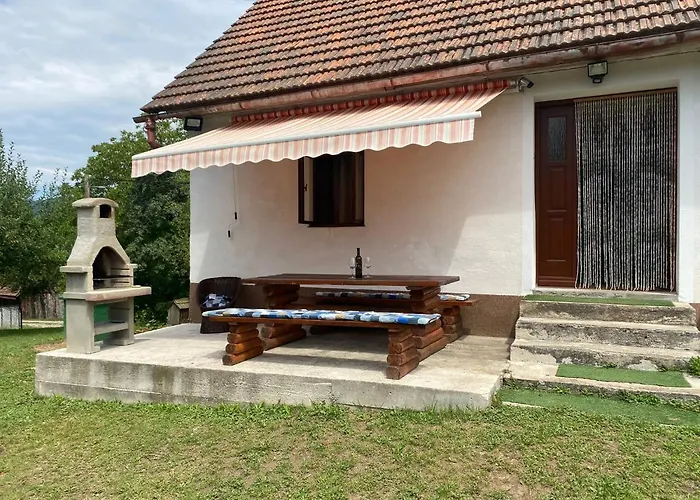 Family Friendly House With A Parking Space Zakrajc Brodski, Gorski Kotar - 20569 Feriehus *