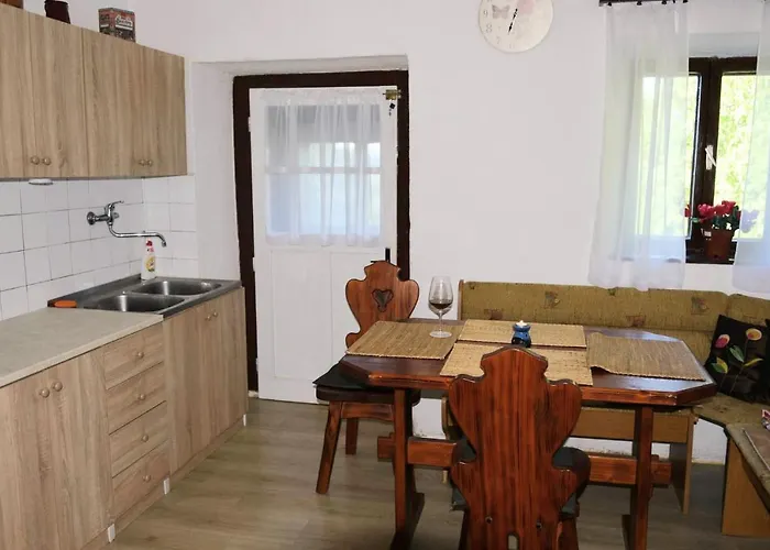 Family Friendly House With A Parking Space Zakrajc Brodski, Gorski Kotar - 20569 Feriehus